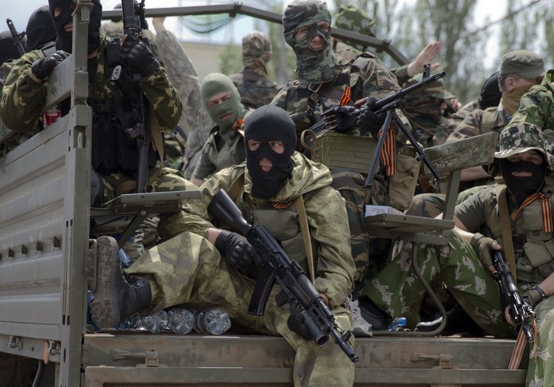 Ukraine ra lenh “khong co tu binh” danh cho linh phao binh Nga-Hinh-14