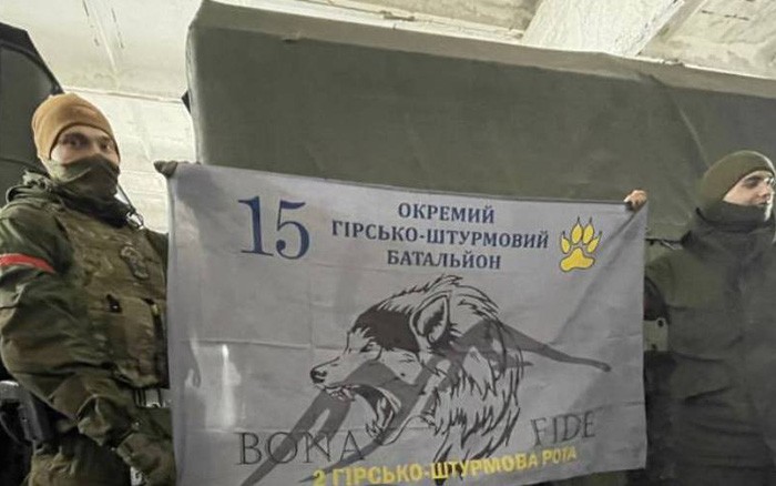 Ukraine ra lenh “khong co tu binh” danh cho linh phao binh Nga