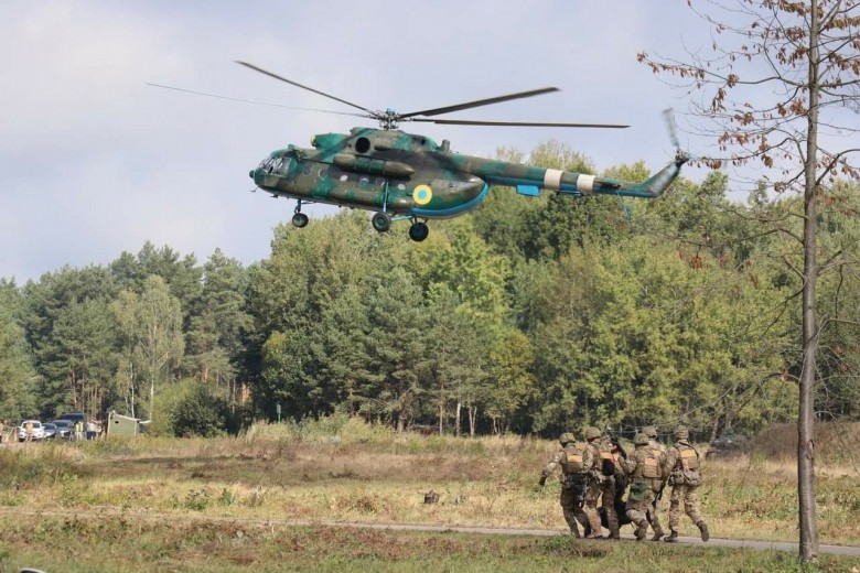 Nong: Quan doi Ukraina na phao vao so chi huy Tieu doan Azov-Hinh-9