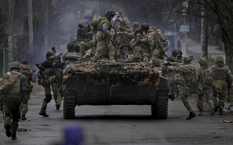 Chi huy Tieu doan Azov da tron thoat khoi nha may Azovstal?-Hinh-2