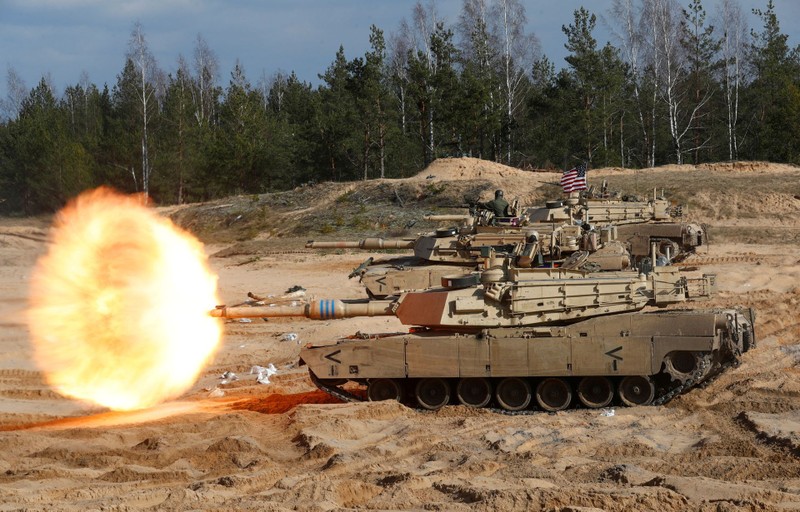 My day nhanh viec huan luyen binh linh Ukraine voi xe tang Abrams-Hinh-6