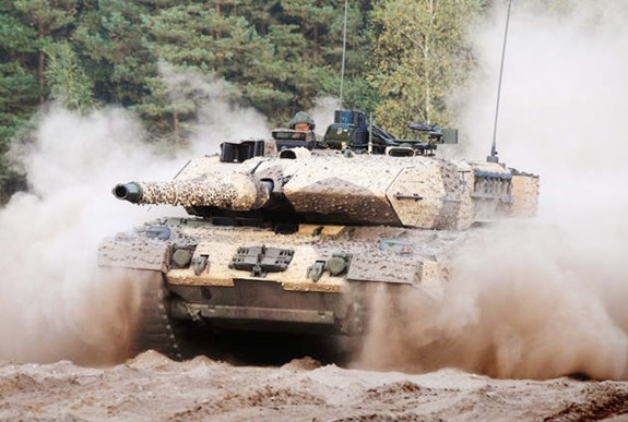 My day nhanh viec huan luyen binh linh Ukraine voi xe tang Abrams-Hinh-7