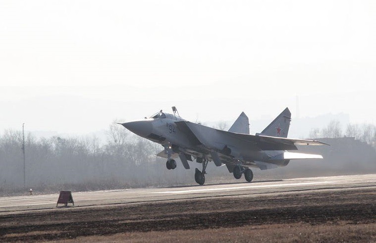 Moi lan MiG-31 Nga cat canh la gay ra noi so hai tren khap Ukraine-Hinh-3