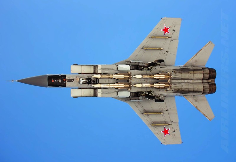 Moi lan MiG-31 Nga cat canh la gay ra noi so hai tren khap Ukraine-Hinh-6