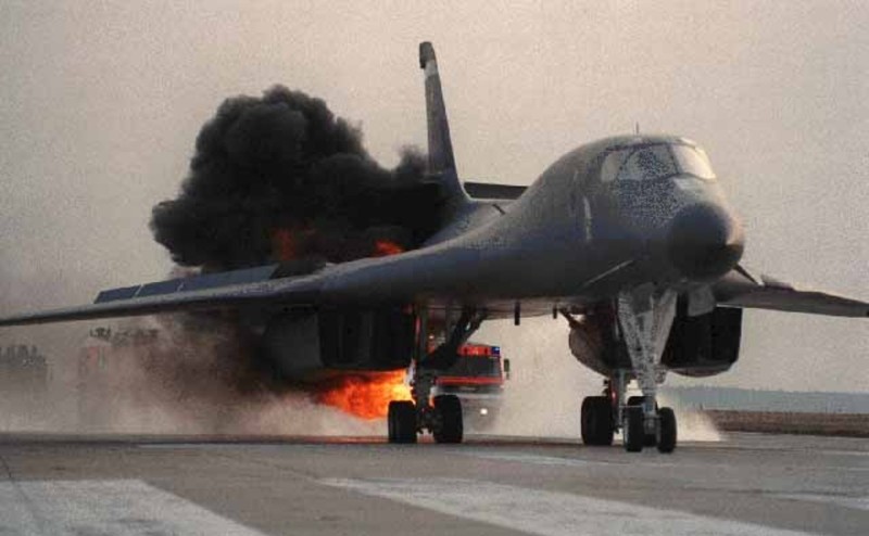 Suc manh may bay nem bom B-1B Lancer manh nhat cua My-Hinh-2