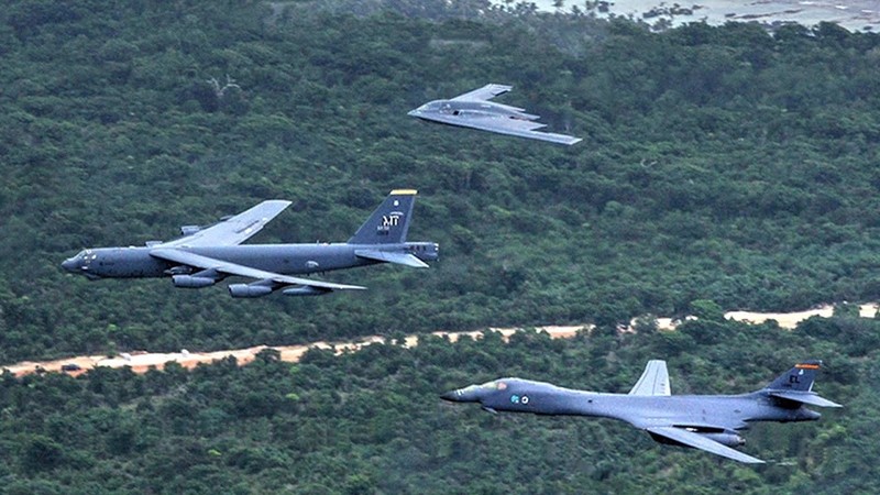 Suc manh may bay nem bom B-1B Lancer manh nhat cua My-Hinh-5
