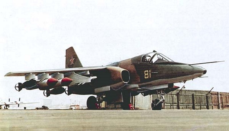 Uy luc dang so cua Su-25 du gan 50 nam tuoi-Hinh-8