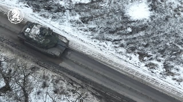 Ukraine lan dau tien su dung xe tang M1A1 Abrams tren chien truong
