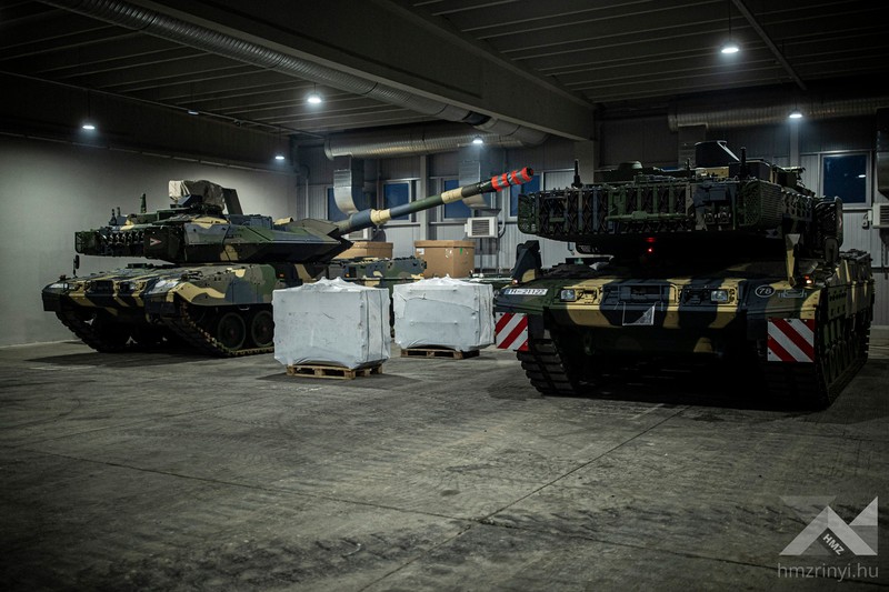 Bat ngo truoc thuong vu ty do mua xe tang Leopard 2 cua Italia-Hinh-5