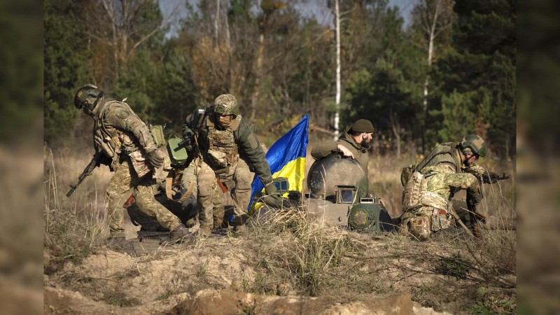 Iskander Nga danh trung kho dan phao 25.000 qua, Ukraine thuong vong lon-Hinh-13