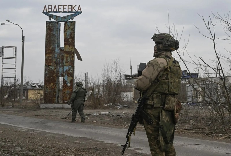 Vo tran! 6.000 quan Ukraine bi quan Nga truy duoi suot 9 km-Hinh-12