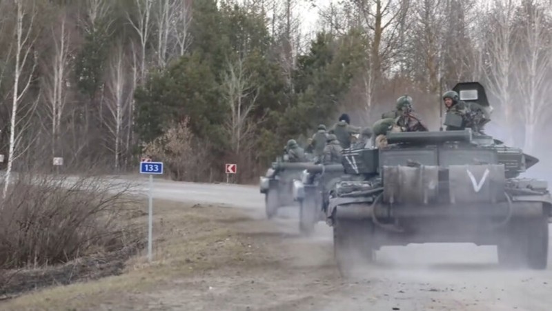 Vo tran! 6.000 quan Ukraine bi quan Nga truy duoi suot 9 km-Hinh-4