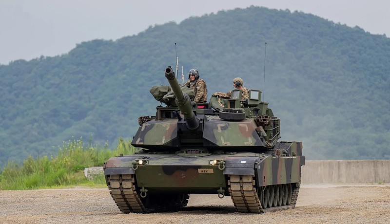 Xe tang M1A1SA Abrams duoc phu kin giap phan ung no-Hinh-8