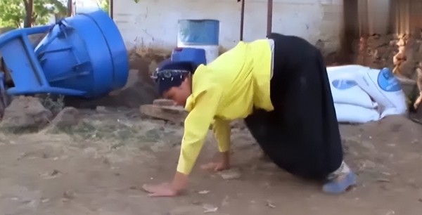 Bí ẩn 'lời nguyền' ở 'làng bò', không ai đi được bằng 2 chân - Hình 6 Bi an 'loi nguyen' o 'lang bo', khong ai di duoc bang 2 chan-Hinh-6