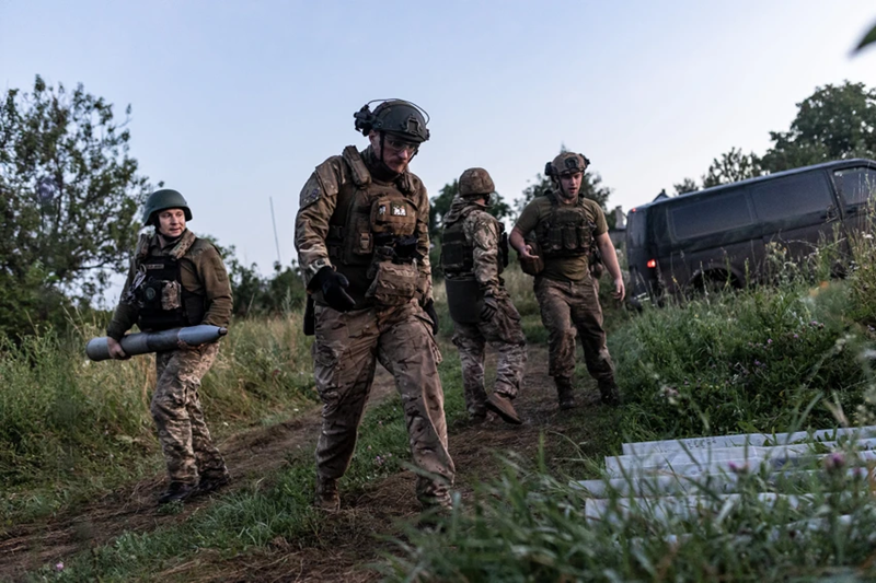 Nga dan ap dao Ukraine o Kupyansk, 5.000 binh si Kiev thuong vong-Hinh-13