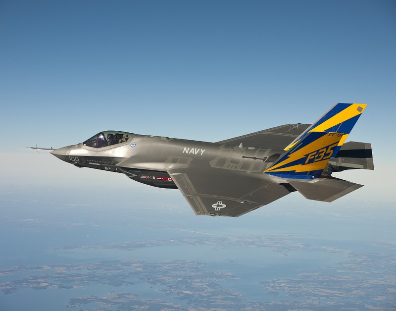 Sieu tiem kich tang hinh F-35C, “xuong song” cua Hai quan My