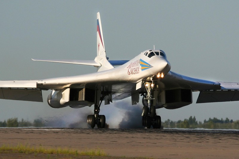 An Do co mua “Thien nga trang” Tu-160M cua Nga?-Hinh-6