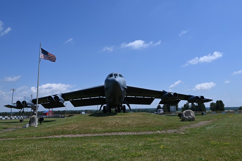 My dieu B-52 gui canh bao toi Nga sau vu ten lua Oreshnik-Hinh-6