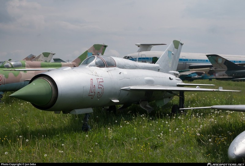 Ukraine se bien hang loat tiem kich MiG-21 thanh UAV cam tu?-Hinh-2