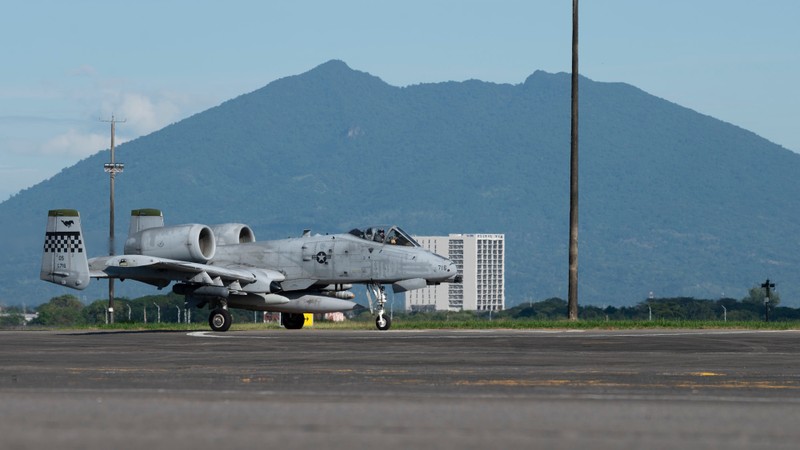 My bat ngo dieu cuong kich A-10 Thunderbolt II den Dong Nam A-Hinh-6