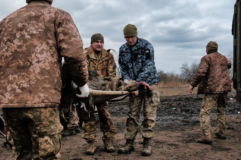 Ong Zelensky khoe chien tich, binh si Ukraine sap gap 