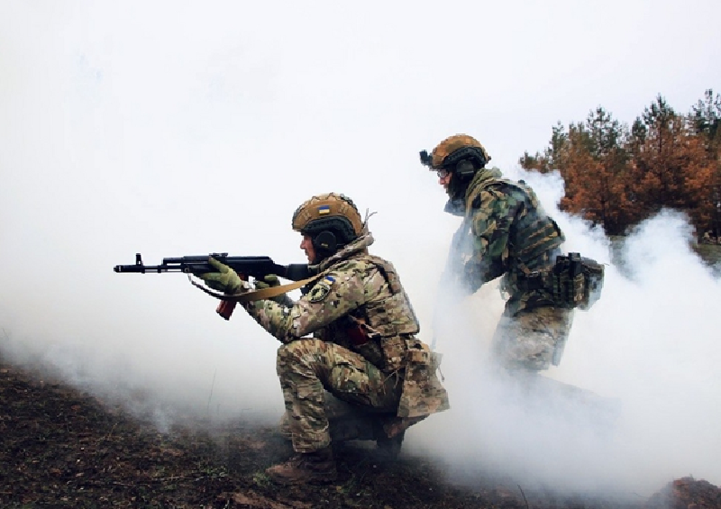 Charsiv Yar gặp nguy, quân Ukraine dùng chiến thuật “độc” để bỏ chạy - Hình 2 Charsiv Yar gap nguy, quan Ukraine dung chien thuat “doc” de bo chay-Hinh-2