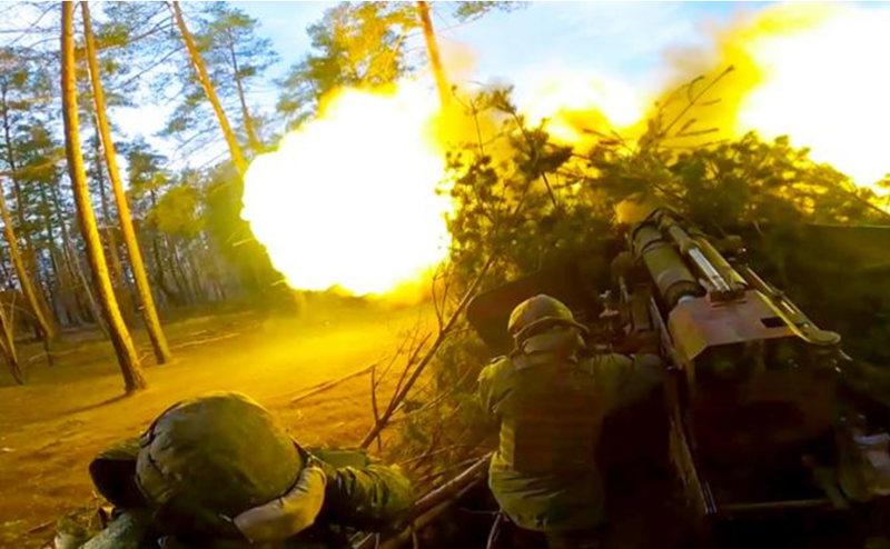 Quan Nga hop luc vuot song tien danh Kupyansk, Ukraine lam vao the nguy-Hinh-10