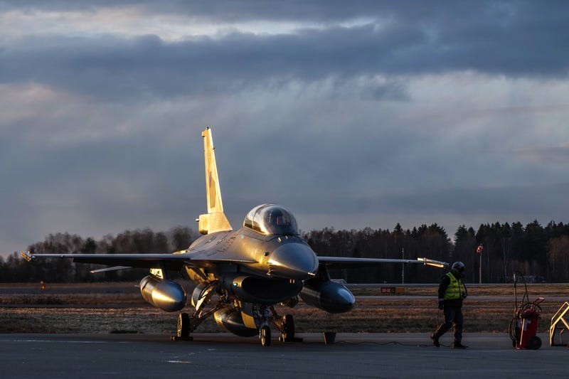 Ukraine nhận lô Mirage 2000 đầu tiên từ Pháp - Hình 10 Ukraine nhan lo Mirage 2000 dau tien tu Phap-Hinh-10