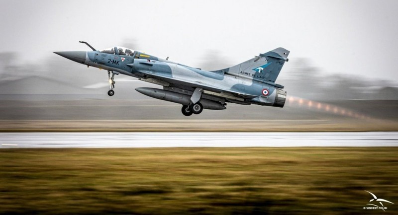 Ukraine nhận lô Mirage 2000 đầu tiên từ Pháp - Hình 12 Ukraine nhan lo Mirage 2000 dau tien tu Phap-Hinh-12