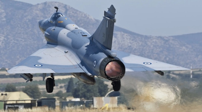 Ukraine nhận lô Mirage 2000 đầu tiên từ Pháp - Hình 8 Ukraine nhan lo Mirage 2000 dau tien tu Phap-Hinh-8