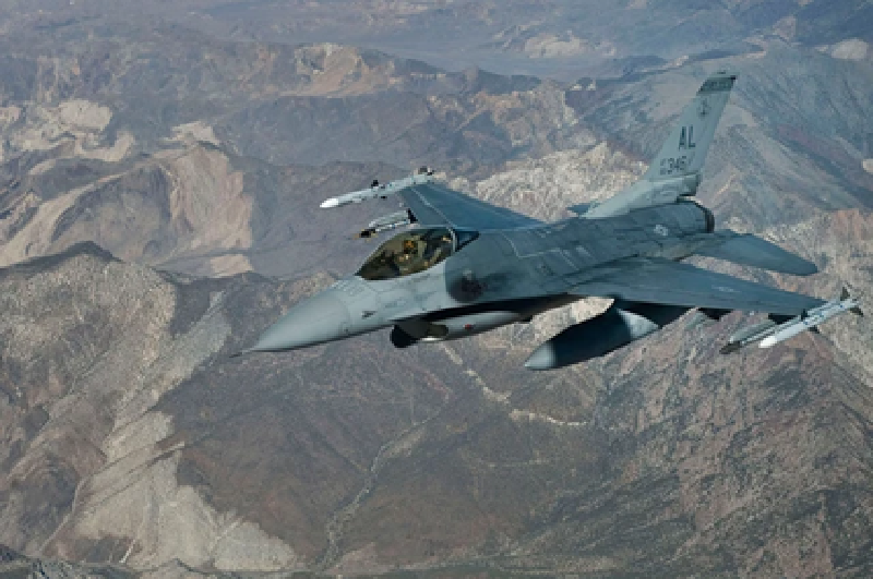 Ukraine tung het suc manh, F-16 san sang doi dau voi may bay Nga-Hinh-13