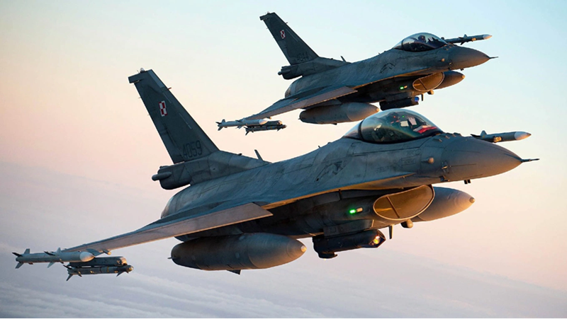 Ukraine tung het suc manh, F-16 san sang doi dau voi may bay Nga-Hinh-2