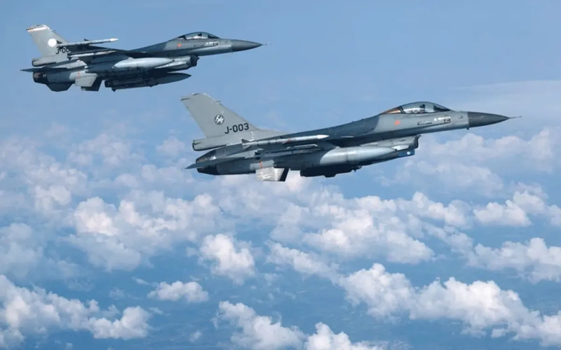 Ukraine tung het suc manh, F-16 san sang doi dau voi may bay Nga