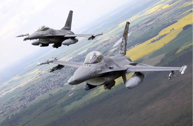 Ukraine tung het suc manh, F-16 san sang doi dau voi may bay Nga-Hinh-3