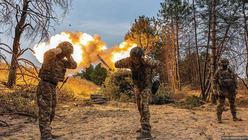 Binh si Ukraine thao chay khoi Kostiantynivka, Nga chay dua voi thoi gian-Hinh-8