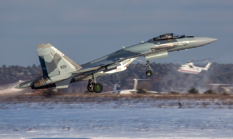 Iran “nha hang” ve Su-35, ra mat phi doi moi ngay trong thang 3-Hinh-3