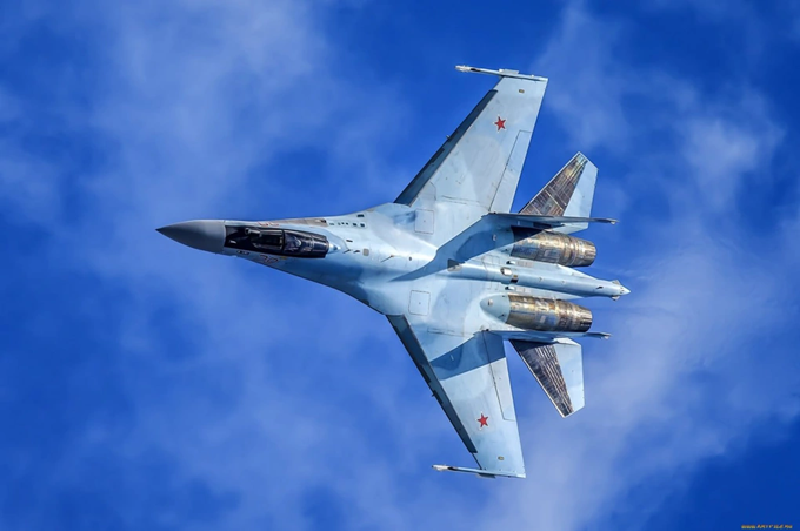 Iran “nha hang” ve Su-35, ra mat phi doi moi ngay trong thang 3-Hinh-4