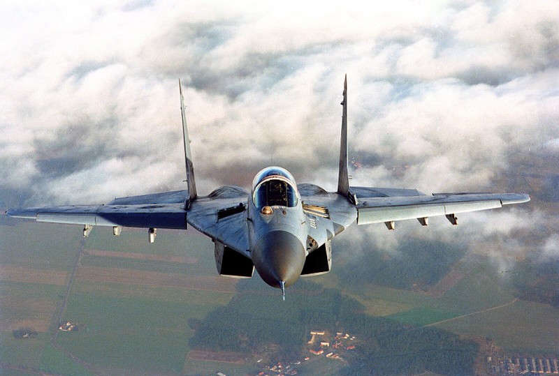 MiG-29 cua Ukraine lien tuc that thu truoc tiem kich Nga-Hinh-6