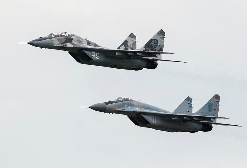 MiG-29 cua Ukraine lien tuc that thu truoc tiem kich Nga-Hinh-11