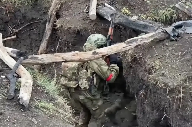 Du quan Ukraine vao bay, Nga bien tran dia Toretsk thanh 