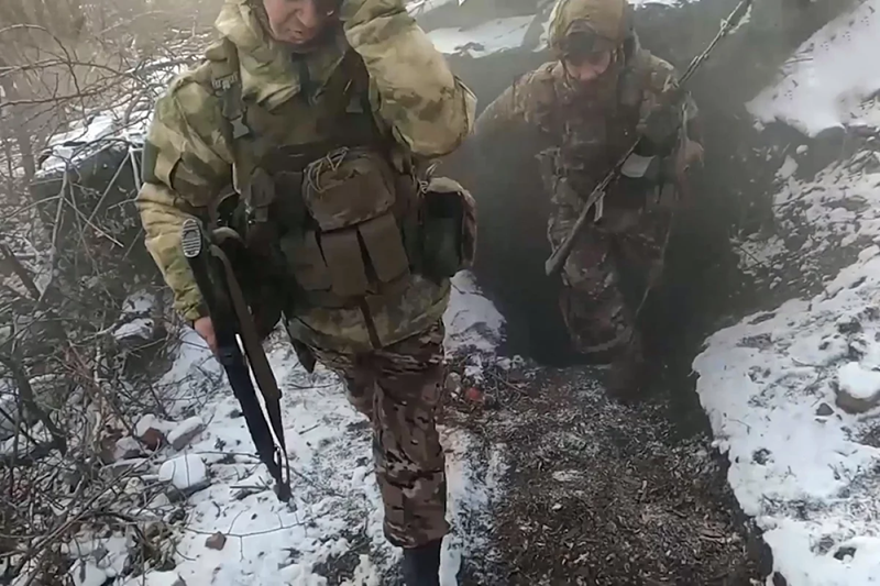 Nga va Trieu Tien bat tay “xe” phong tuyen Ukraine, Pokrovsk lam nguy