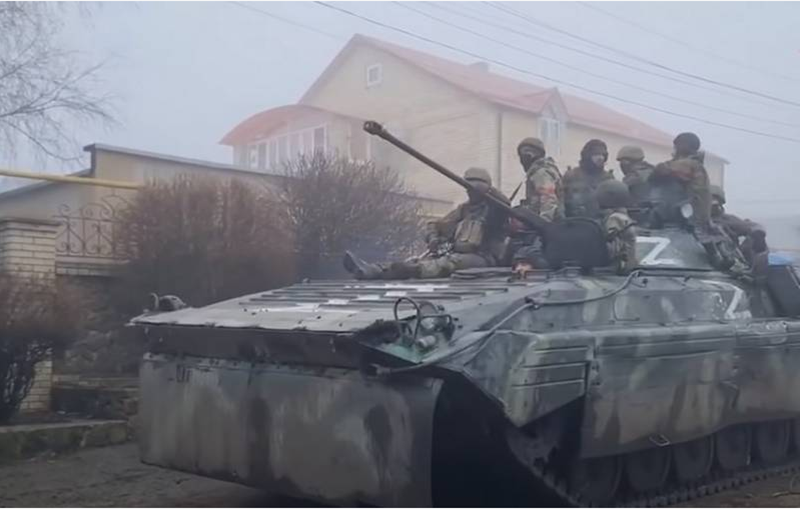 Bi Ukraine danh ngay cho hiem, Nga “be lai” ep Pokrovsk vao the nguy-Hinh-17