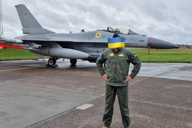 Nga ban ha F-16, tiet lo danh tinh phi cong Ukraine tu tran-Hinh-13