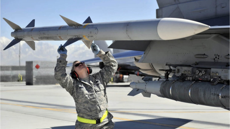 Nga ban ha F-16, tiet lo danh tinh phi cong Ukraine tu tran-Hinh-9