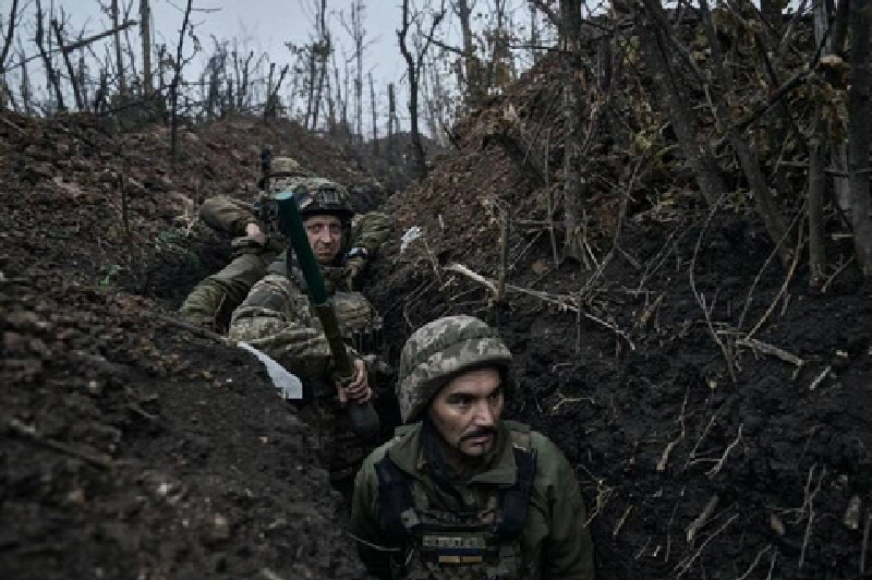 Linh Ukraine rut lui khoi Kursk, quan Nga van truy duoi suot 2 km-Hinh-7