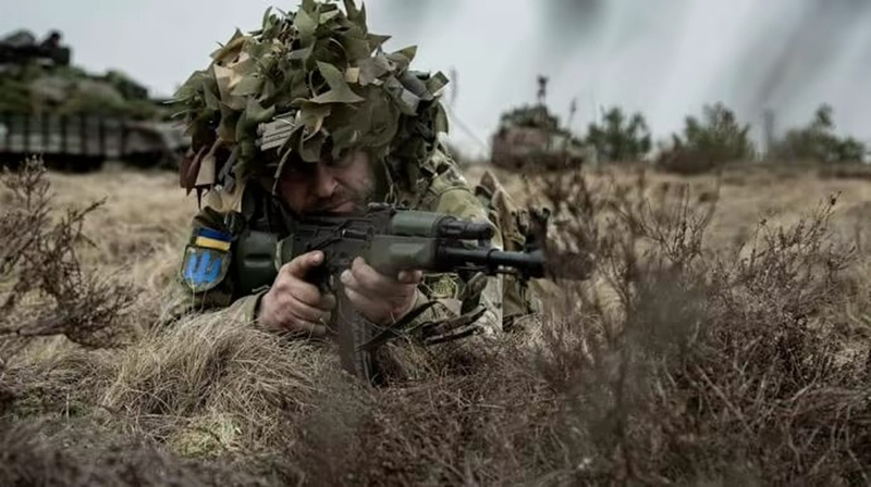 Quan doi Nga bao vay Kursk, linh Ukraine roi vao 