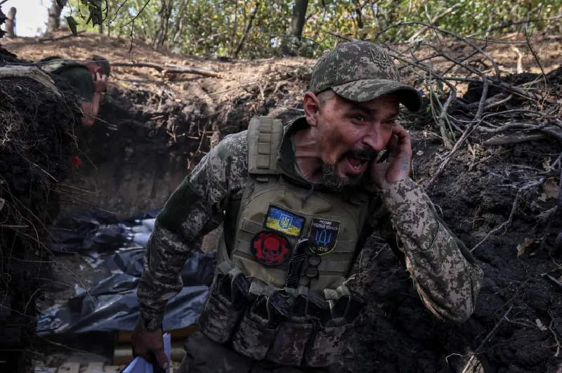 Quan doi Nga bao vay Kursk, linh Ukraine roi vao 