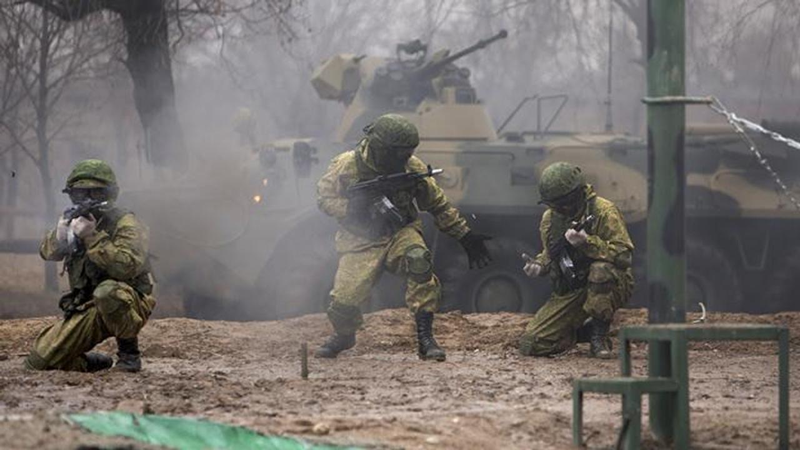 Quan doi Nga bao vay Kursk, linh Ukraine roi vao 