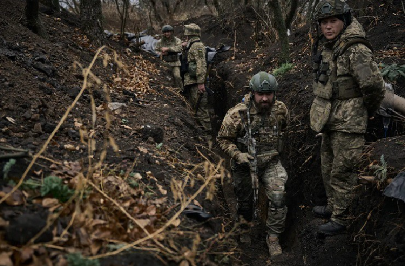 Bom 3 tan cua Nga lam no tung Kursk, 400 linh Ukraine tu tran-Hinh-15