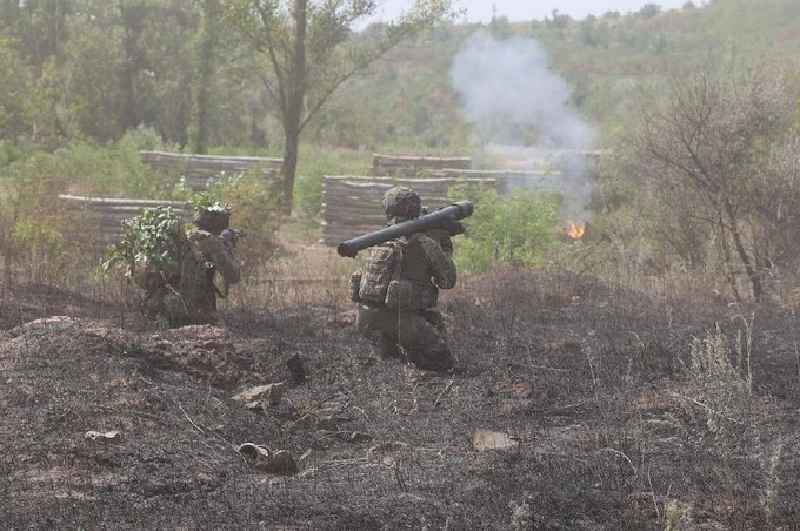 Bom 3 tan cua Nga lam no tung Kursk, 400 linh Ukraine tu tran-Hinh-6